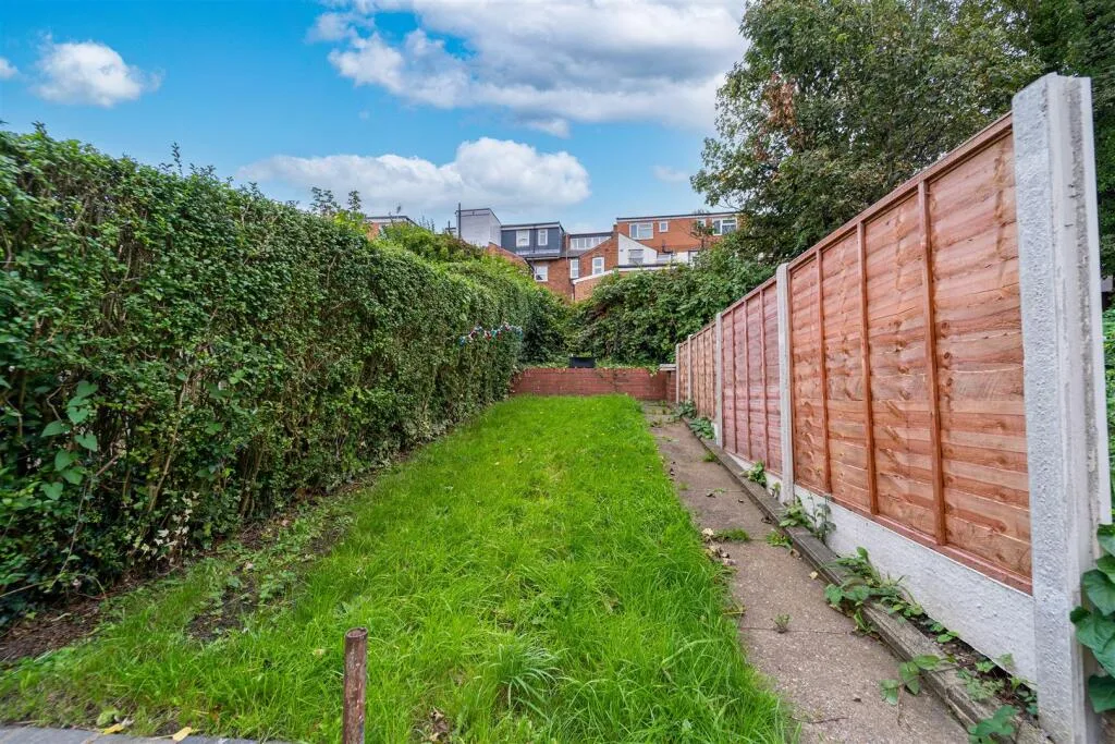 5 bedroom house for rent