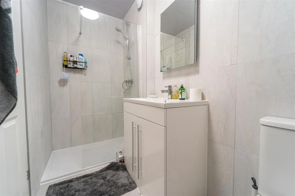 5 bedroom house for rent