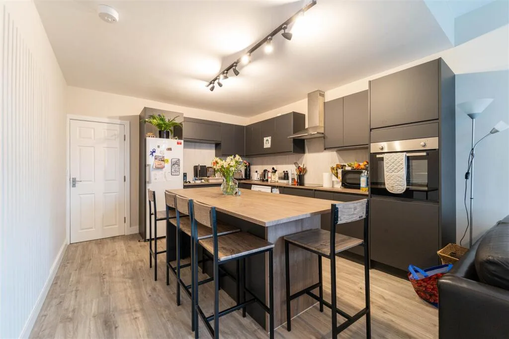 5 bedroom house for rent