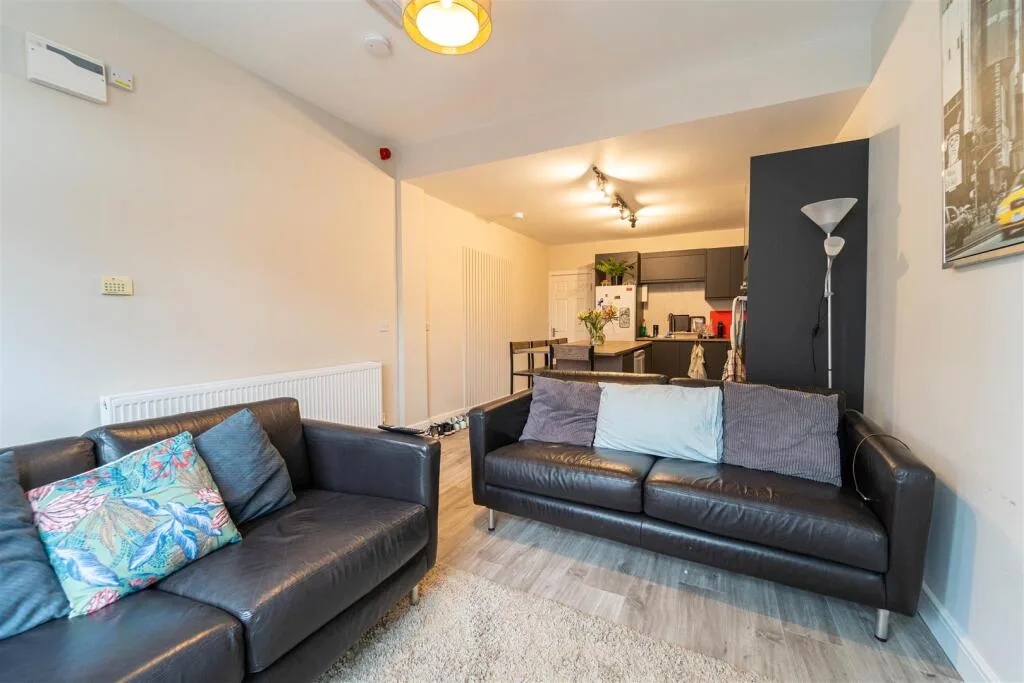 5 bedroom house for rent
