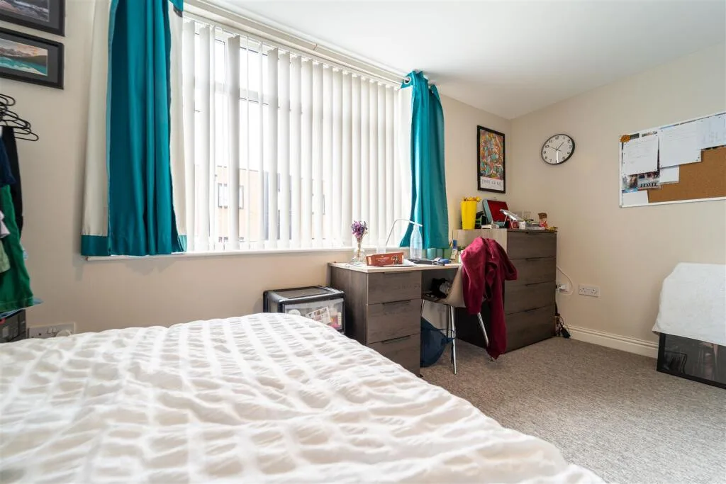 5 bedroom house for rent