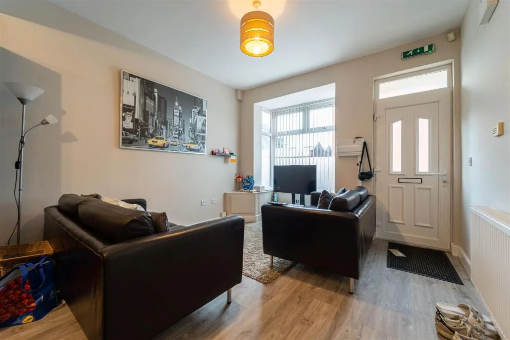 5 bedroom house for rent