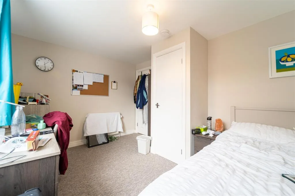 5 bedroom house for rent