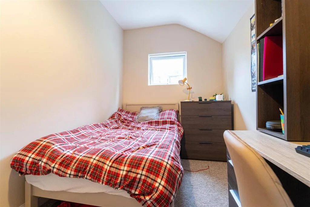 5 bedroom house for rent