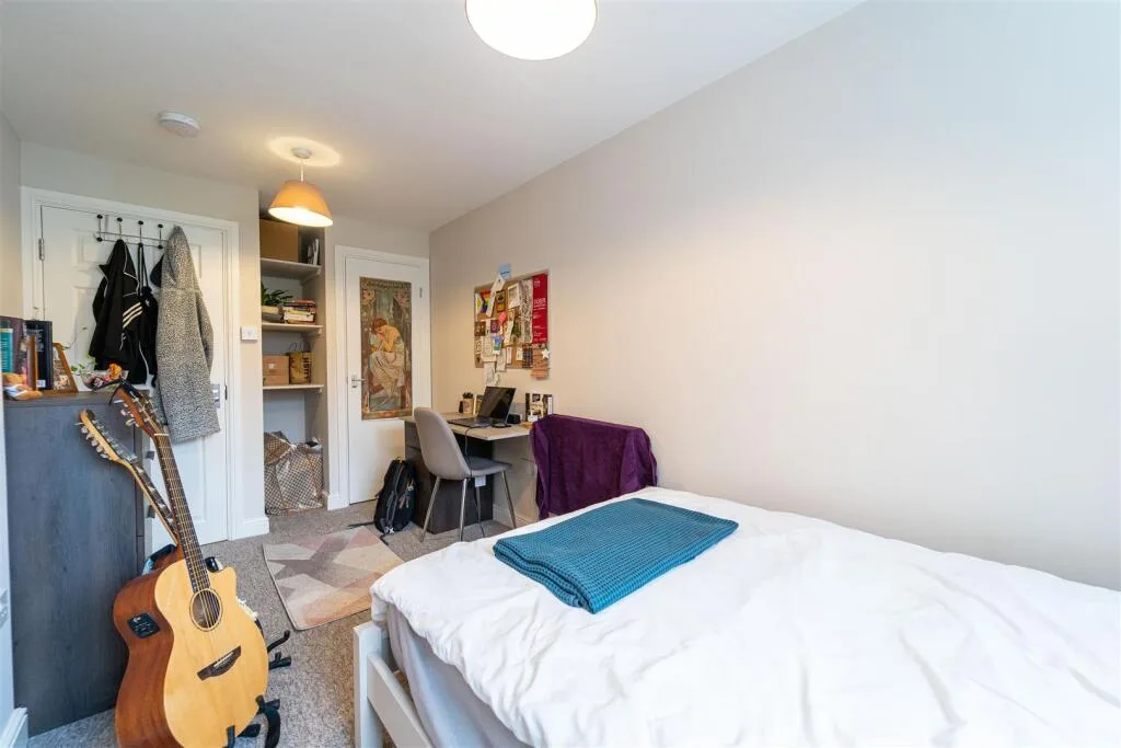 5 bedroom house for rent