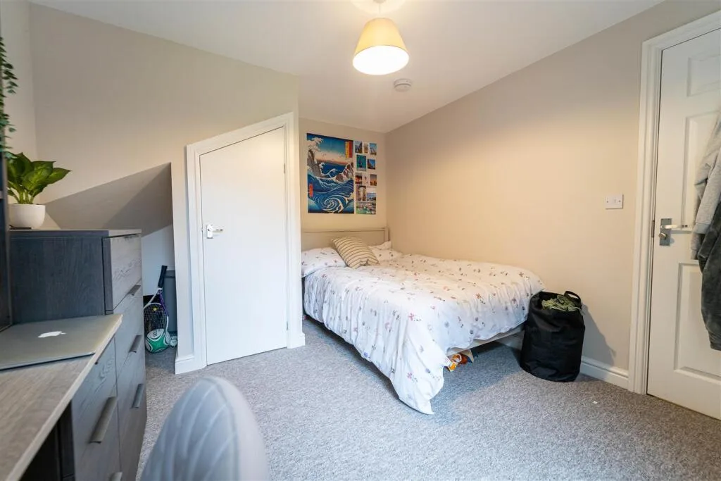 5 bedroom house for rent
