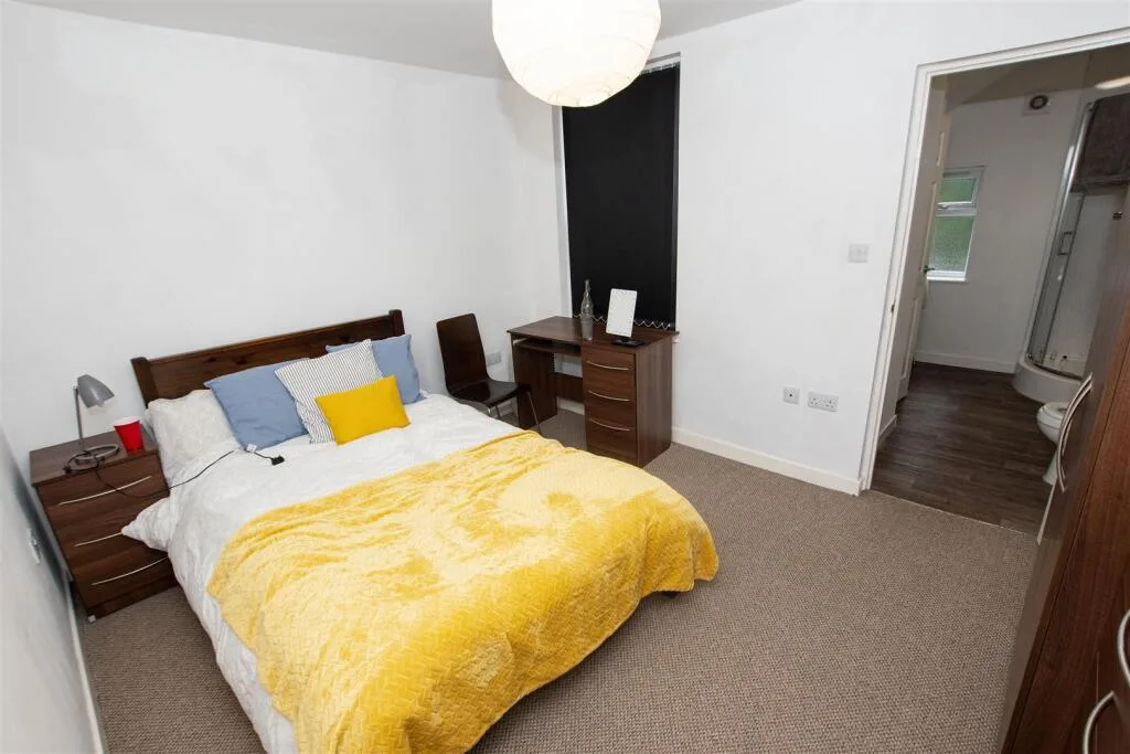 5 bedroom house for rent