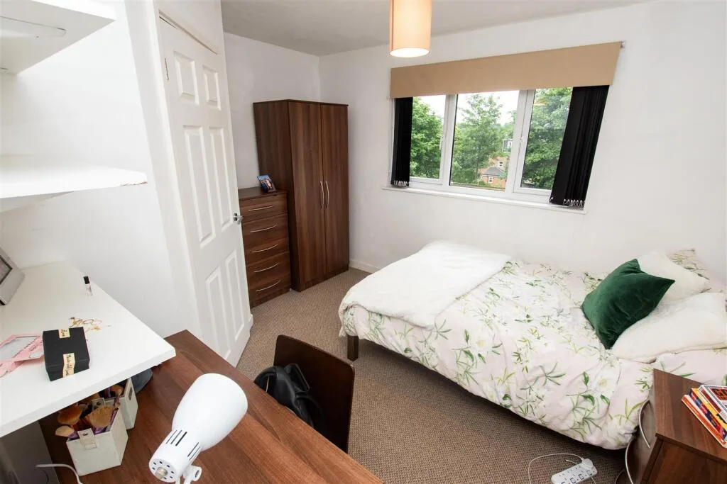 5 bedroom house for rent