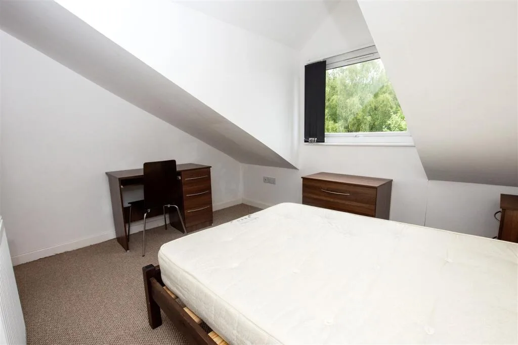 5 bedroom house for rent