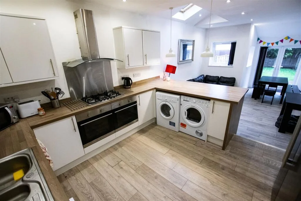 5 bedroom house for rent
