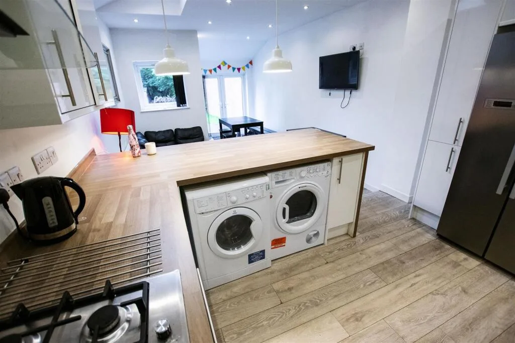 5 bedroom house for rent