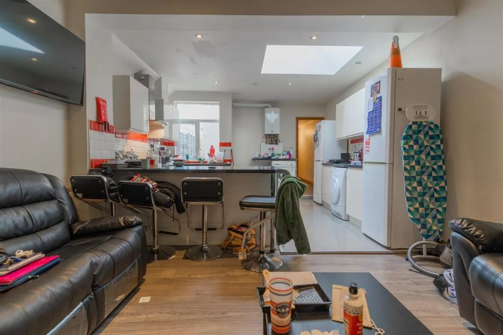 7 bedroom house for rent