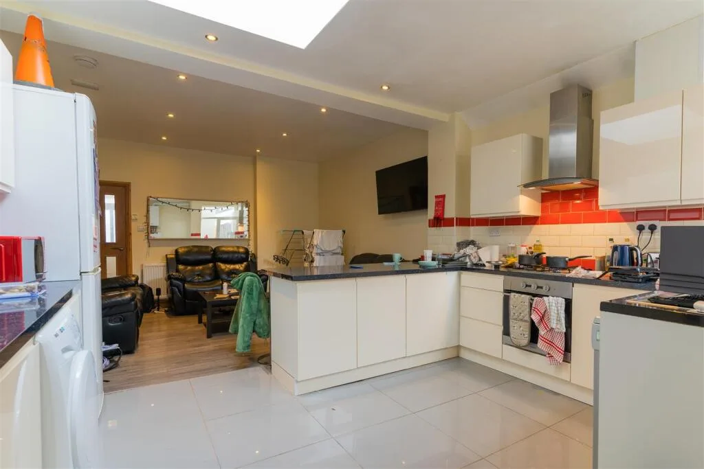 7 bedroom house for rent