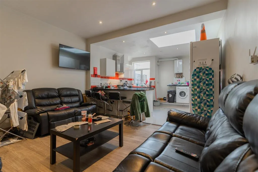 7 bedroom house for rent