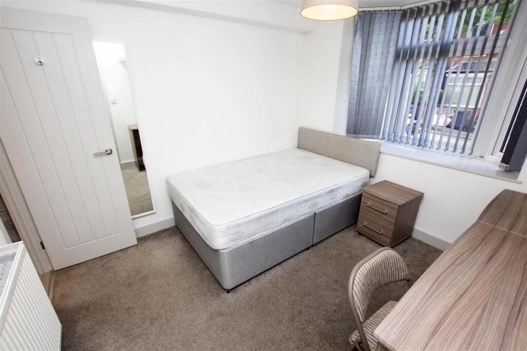 7 bedroom house for rent