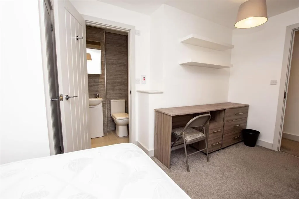 7 bedroom house for rent