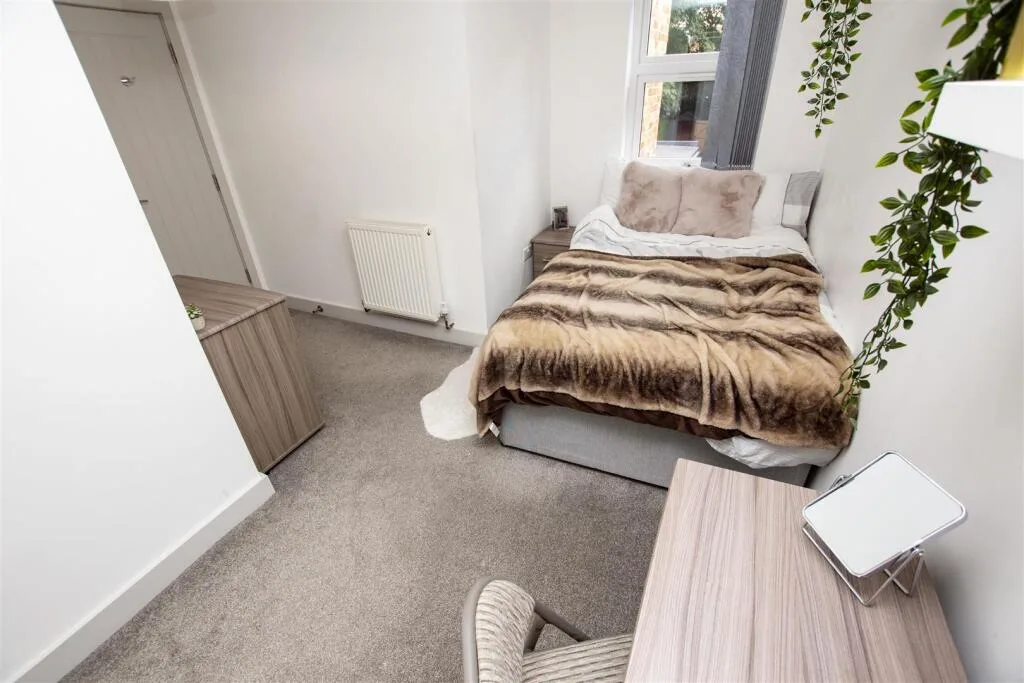 7 bedroom house for rent
