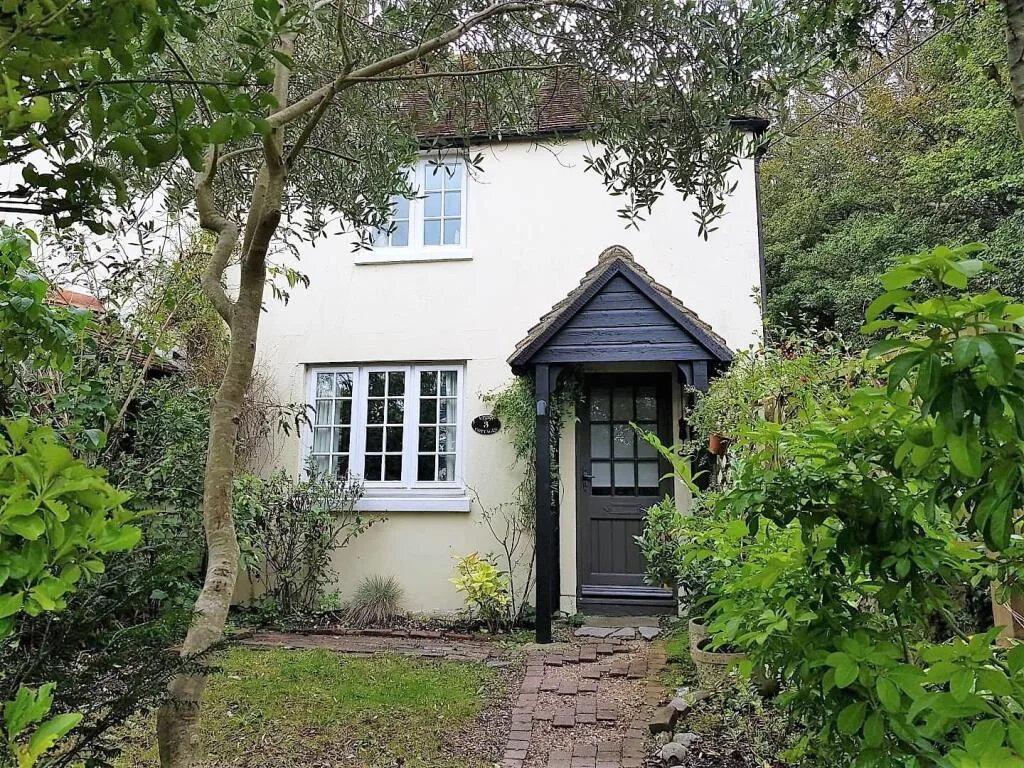 2 bedroom house for rent
