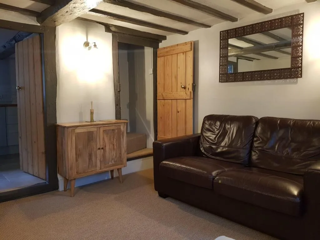 2 bedroom house for rent