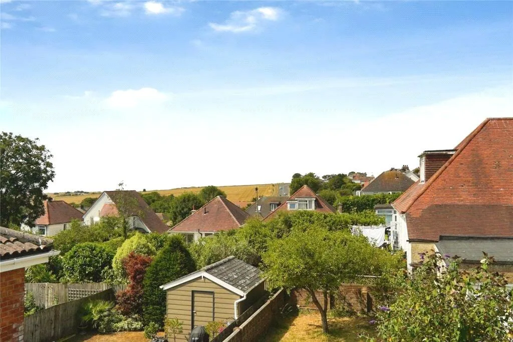 3 bedroom link detached house for rent