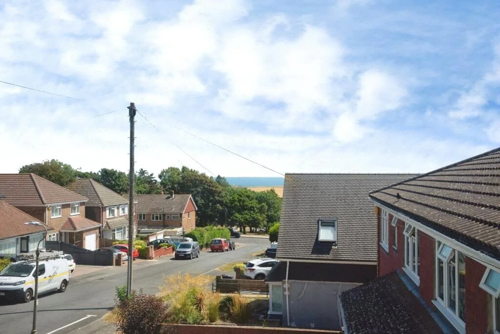 3 bedroom link detached house for rent