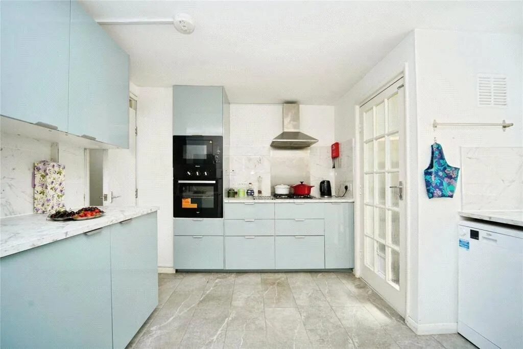 3 bedroom link detached house for rent