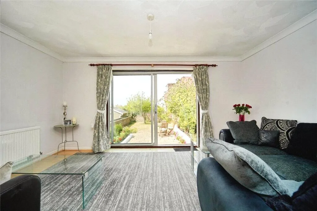 3 bedroom link detached house for rent
