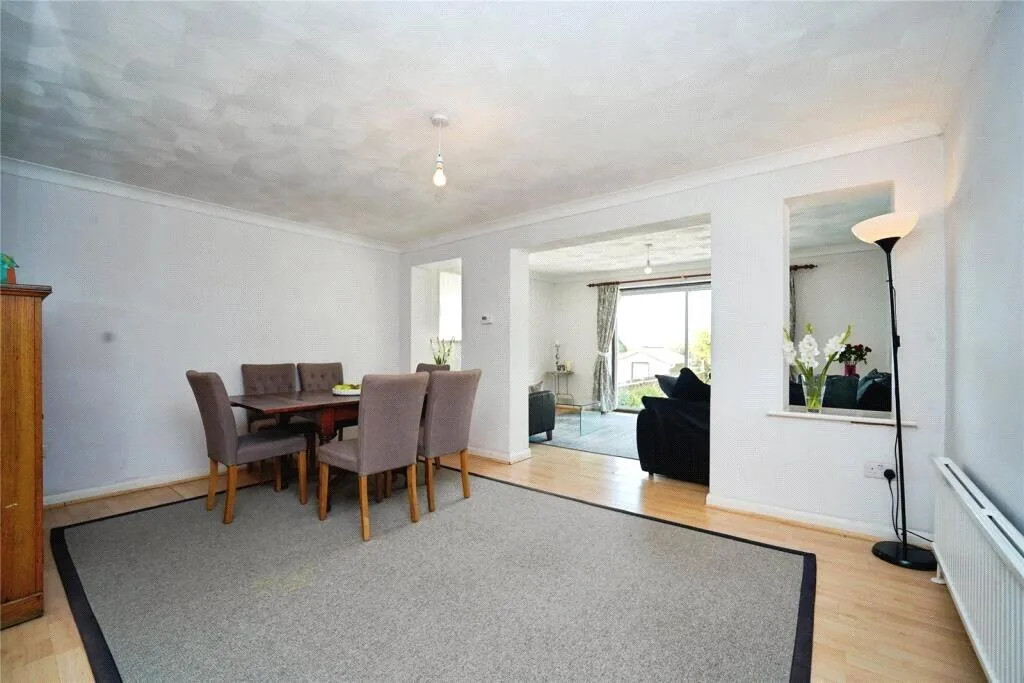 3 bedroom link detached house for rent
