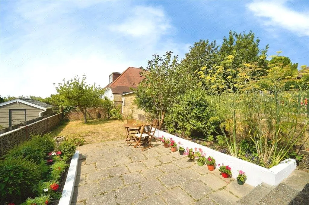 3 bedroom link detached house for rent
