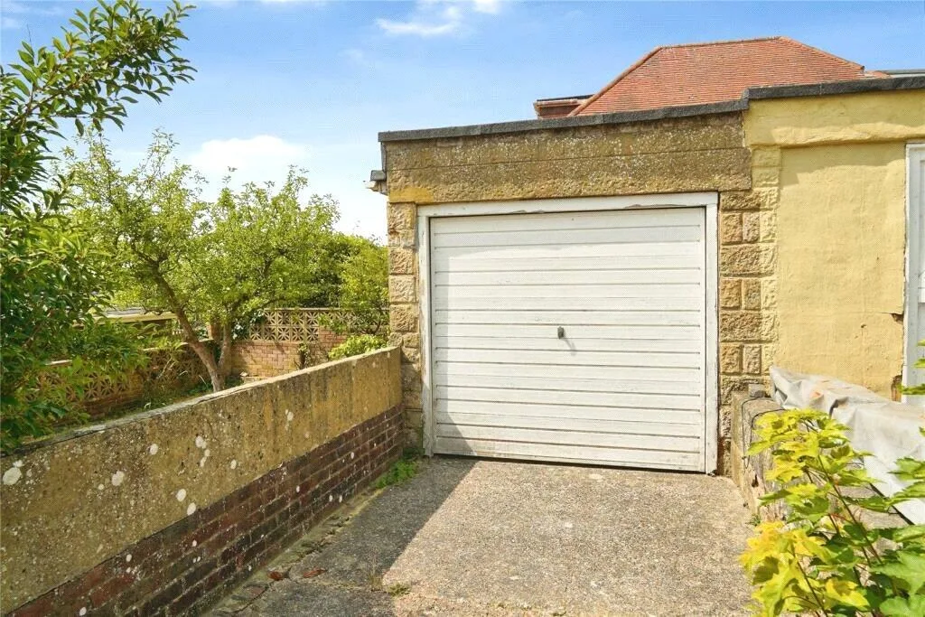 3 bedroom link detached house for rent