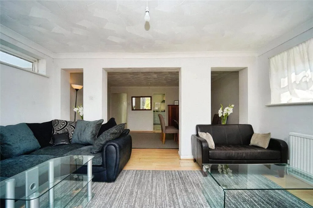 3 bedroom link detached house for rent