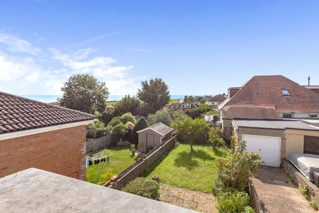 3 bedroom link detached house for rent