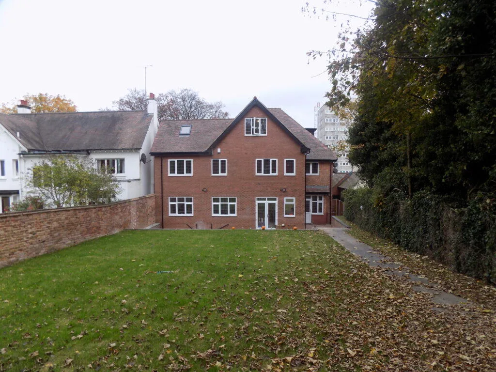 9 bedroom house for rent