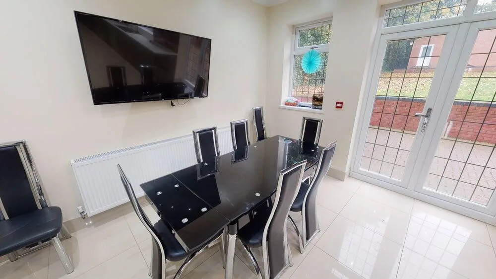 9 bedroom house for rent