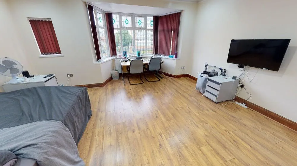 9 bedroom house for rent