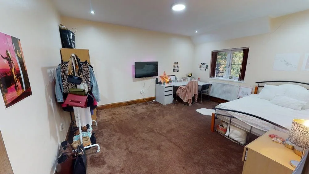 9 bedroom house for rent