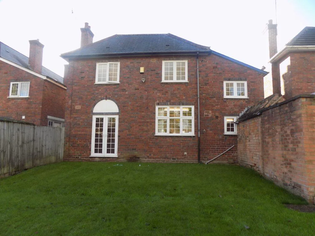 5 bedroom house for rent