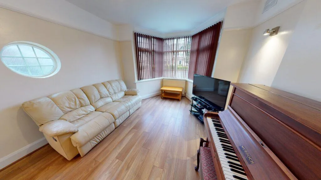 5 bedroom house for rent