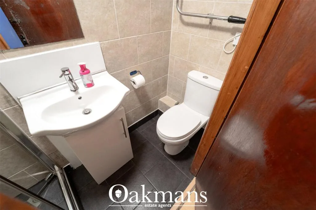 2 bedroom end of terrace house for rent