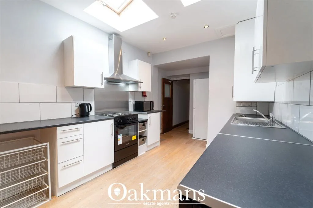 2 bedroom end of terrace house for rent