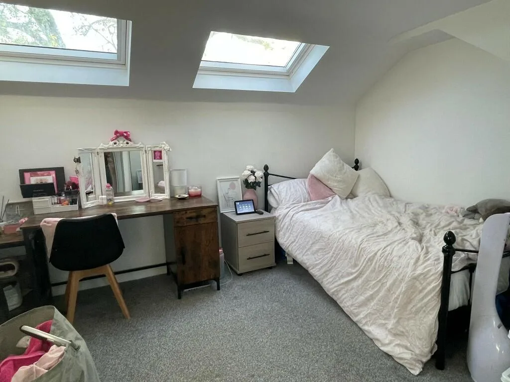 5 bedroom house for rent