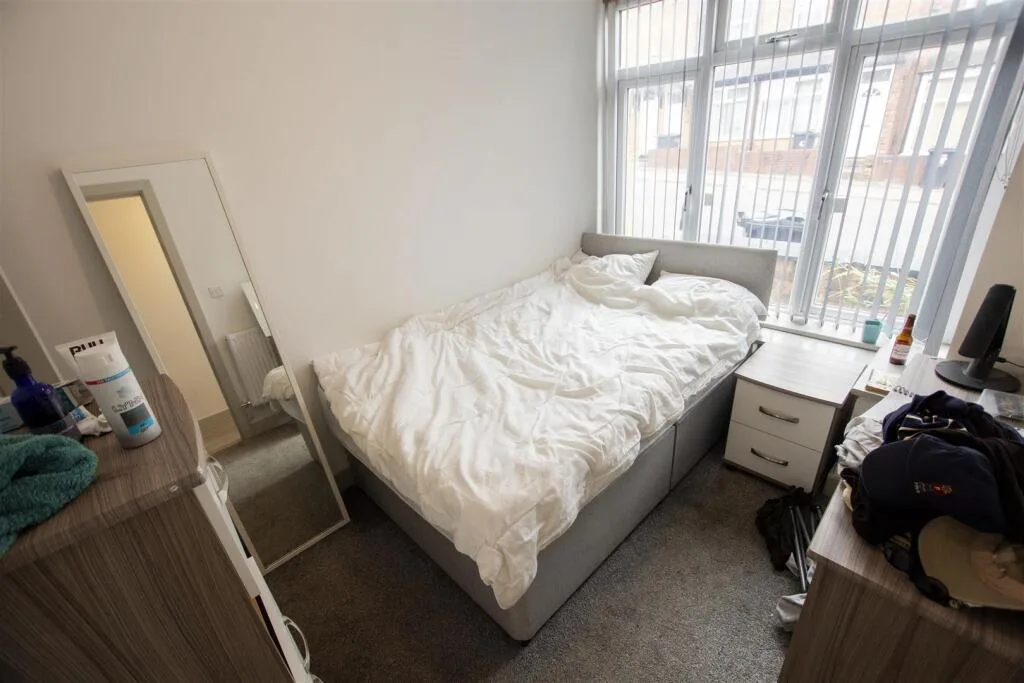 7 bedroom house for rent