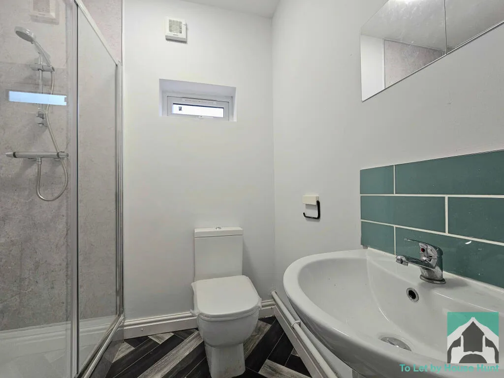 5 bedroom terraced house for rent
