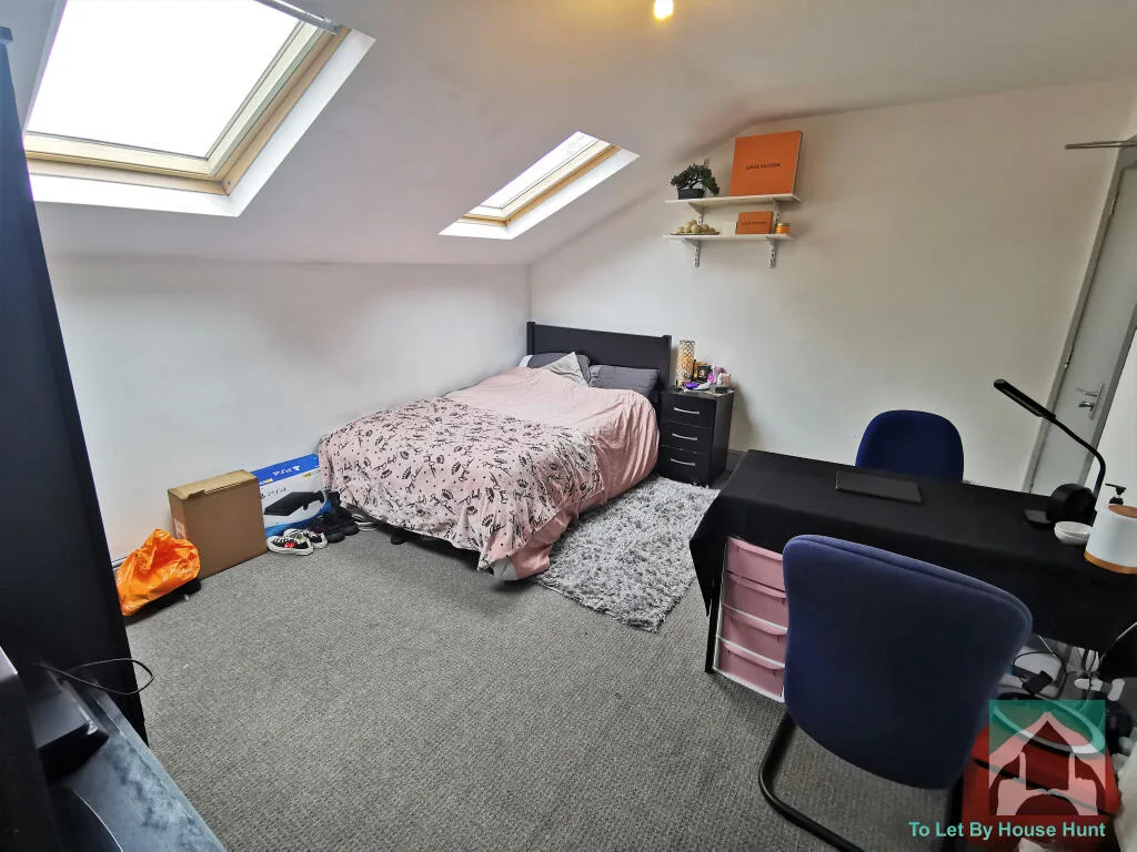 6 bedroom terraced house for rent