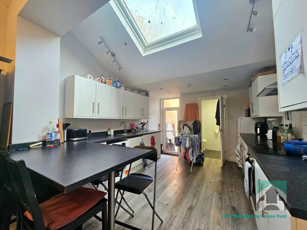 5 bedroom house for rent