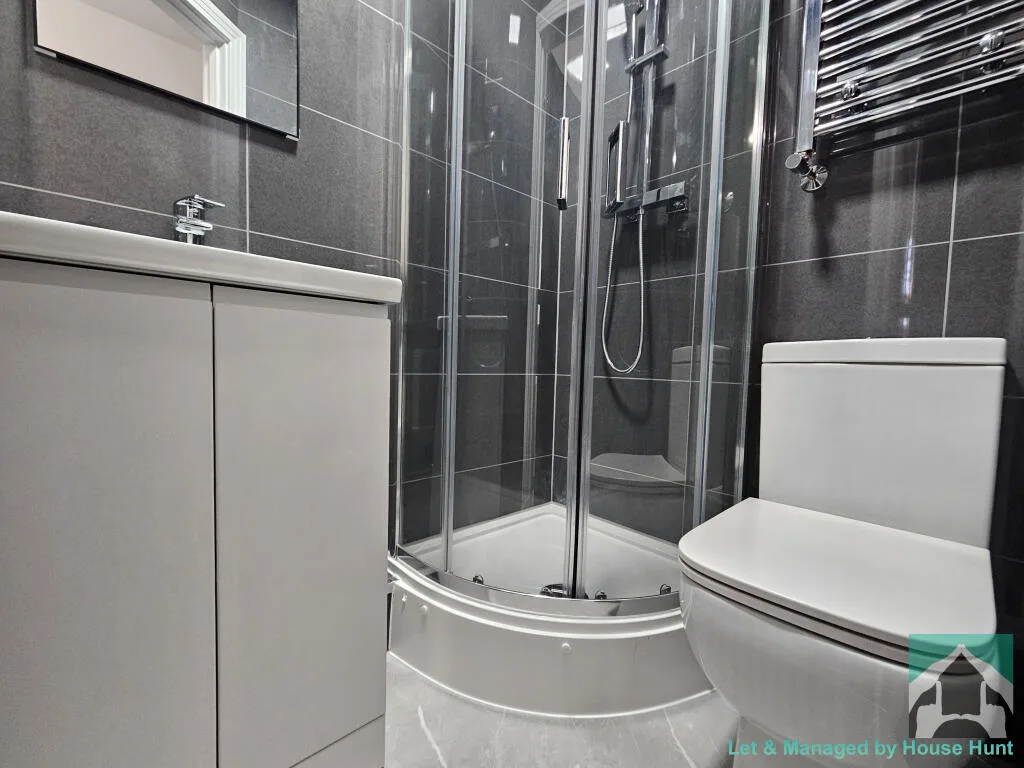 8 bedroom house for rent