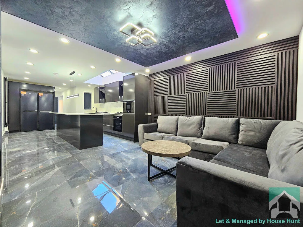 8 bedroom house for rent