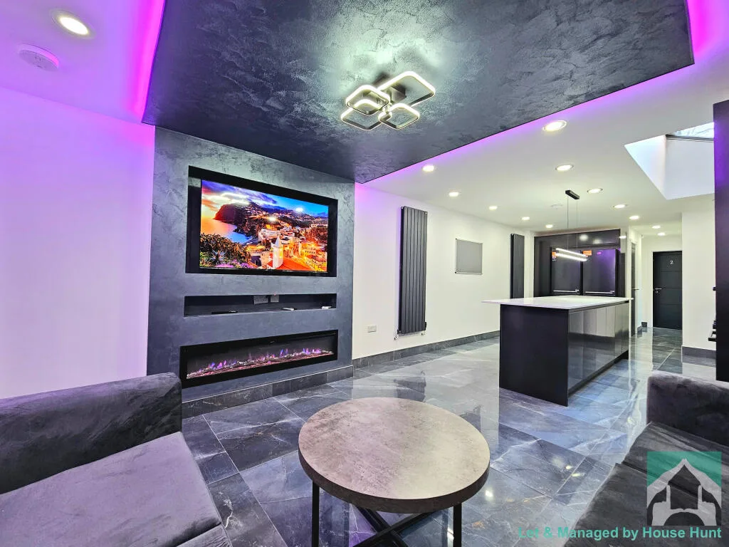 8 bedroom house for rent