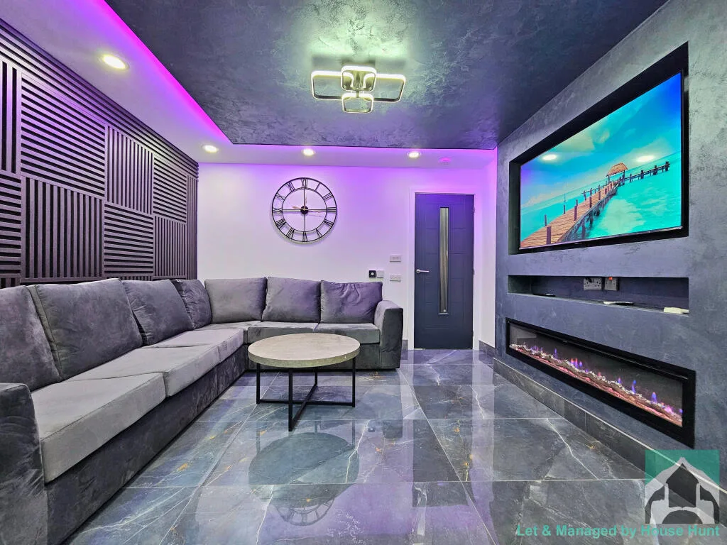 8 bedroom house for rent