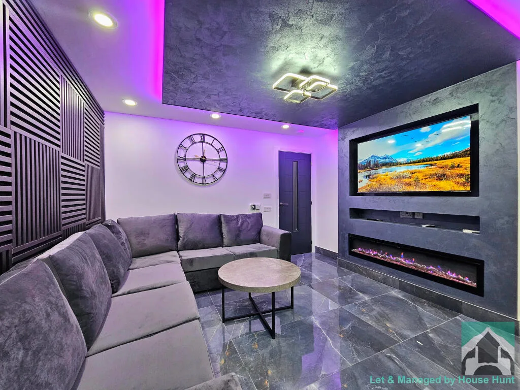 8 bedroom house for rent